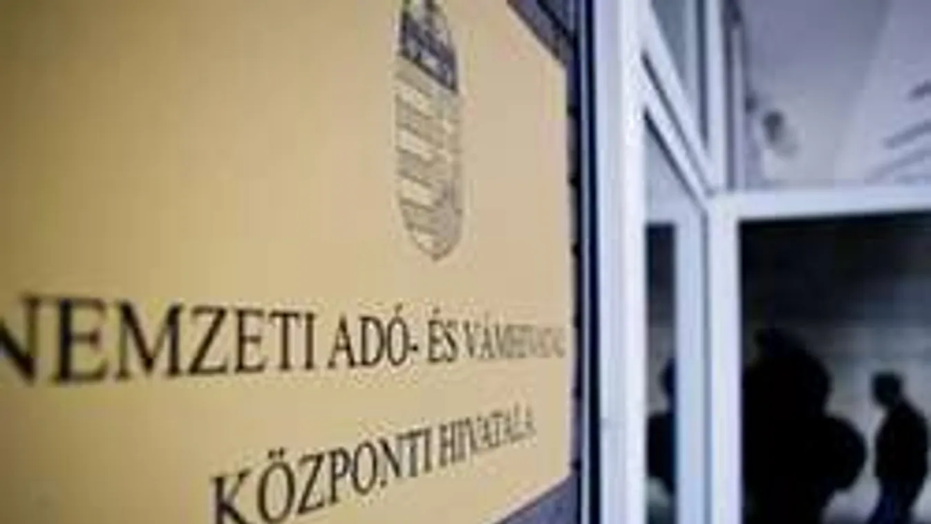 Szexproblémával küzdő cigicsempészt fogott a NAV