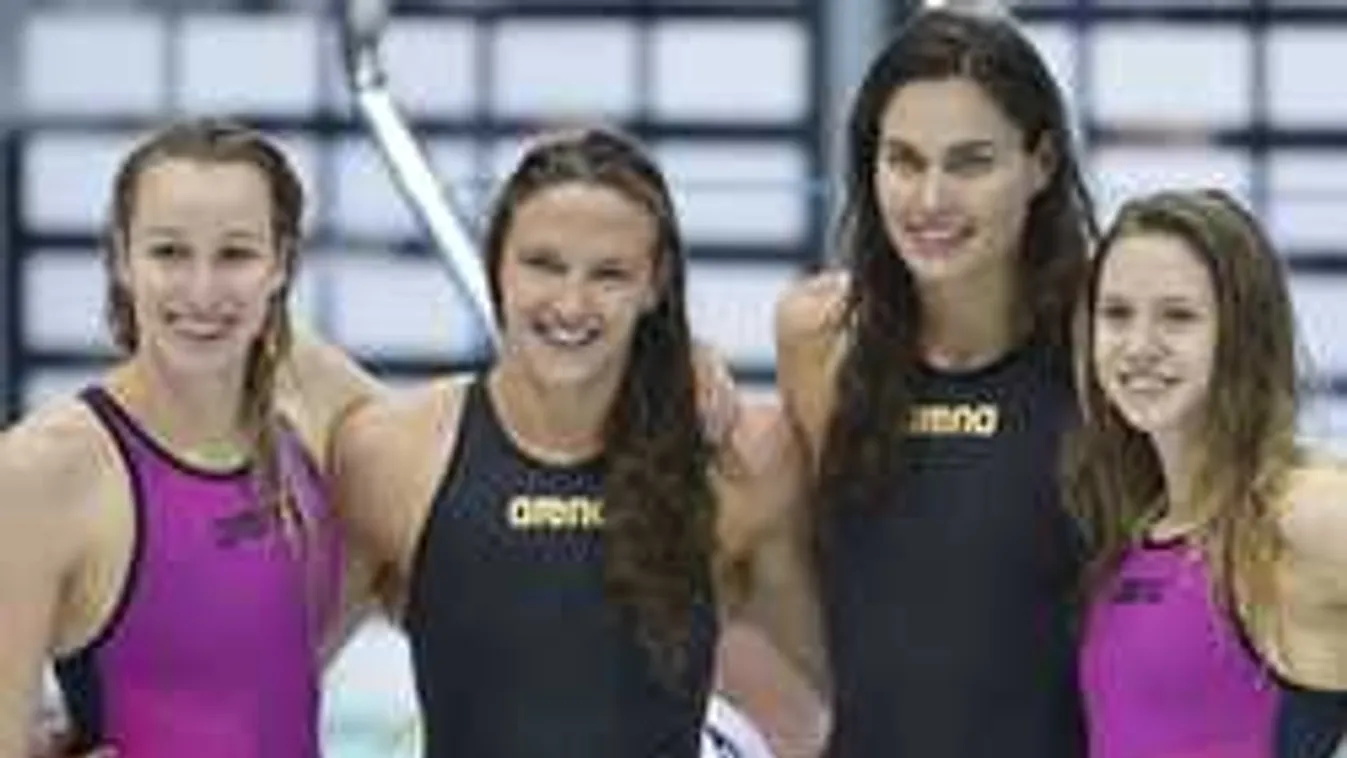 Ágyban lőtt magáról csábító fotót a szexi magyar úszónő