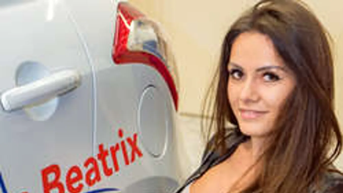 Különleges díszítésű autót kapott Pintér Tibor párja