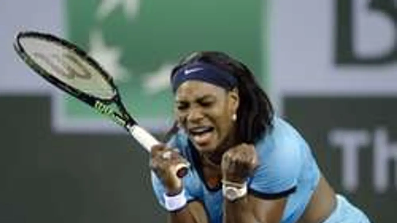 Serenát vérig sértették, eszében sincs letérdelni