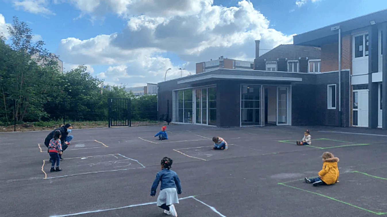 Szívszorító képek járják be az internetet kisiskolás diákokról