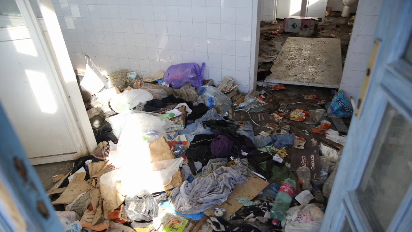 Iszonyú mocsok maradt a magyar határon a migránsok után