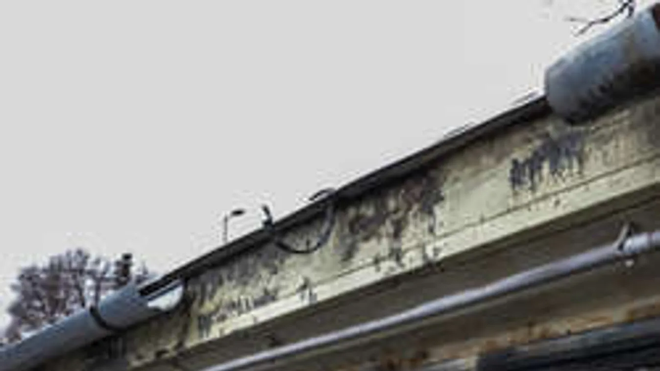 Még az ereszcsatornát is lopják a Havanna lakótelepen