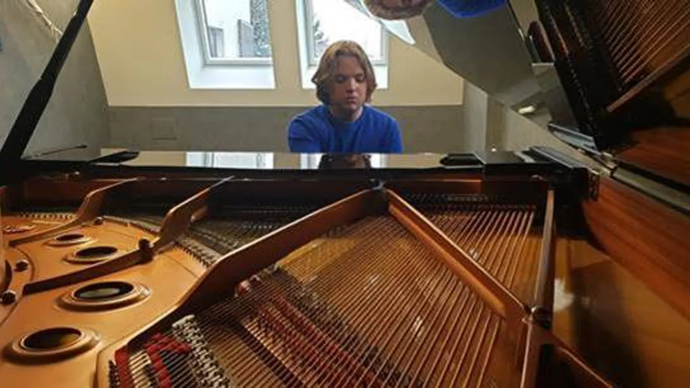 Plácido Domingo elképesztő ajándékkal lepte meg a fiatal tehetséget