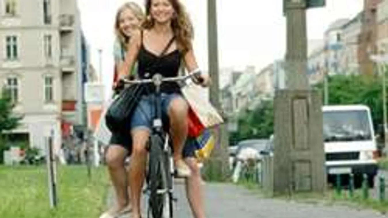Migránsbanda támadt rá a kerékpározó nőkre