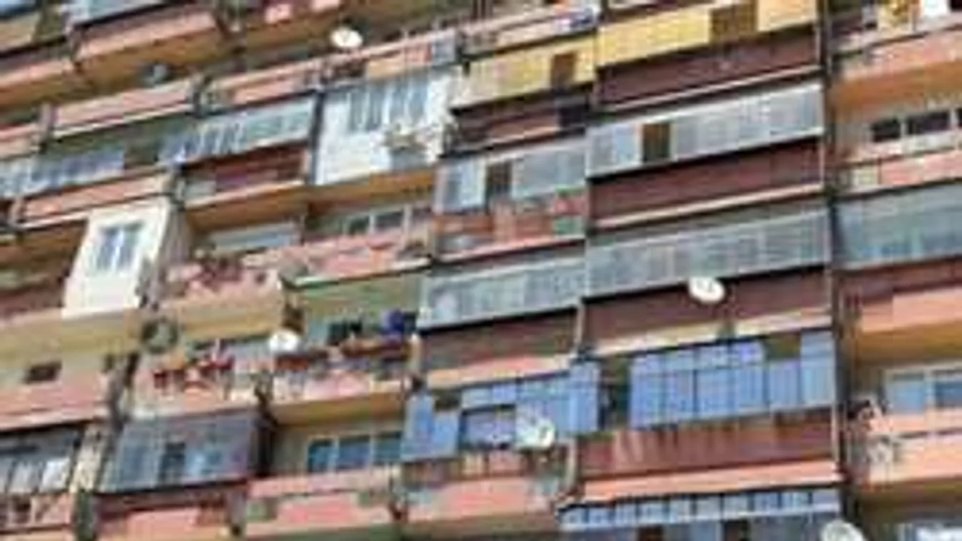 Horror a miskolci lakótelepen: az ötödikről zuhant ki a kisfiú