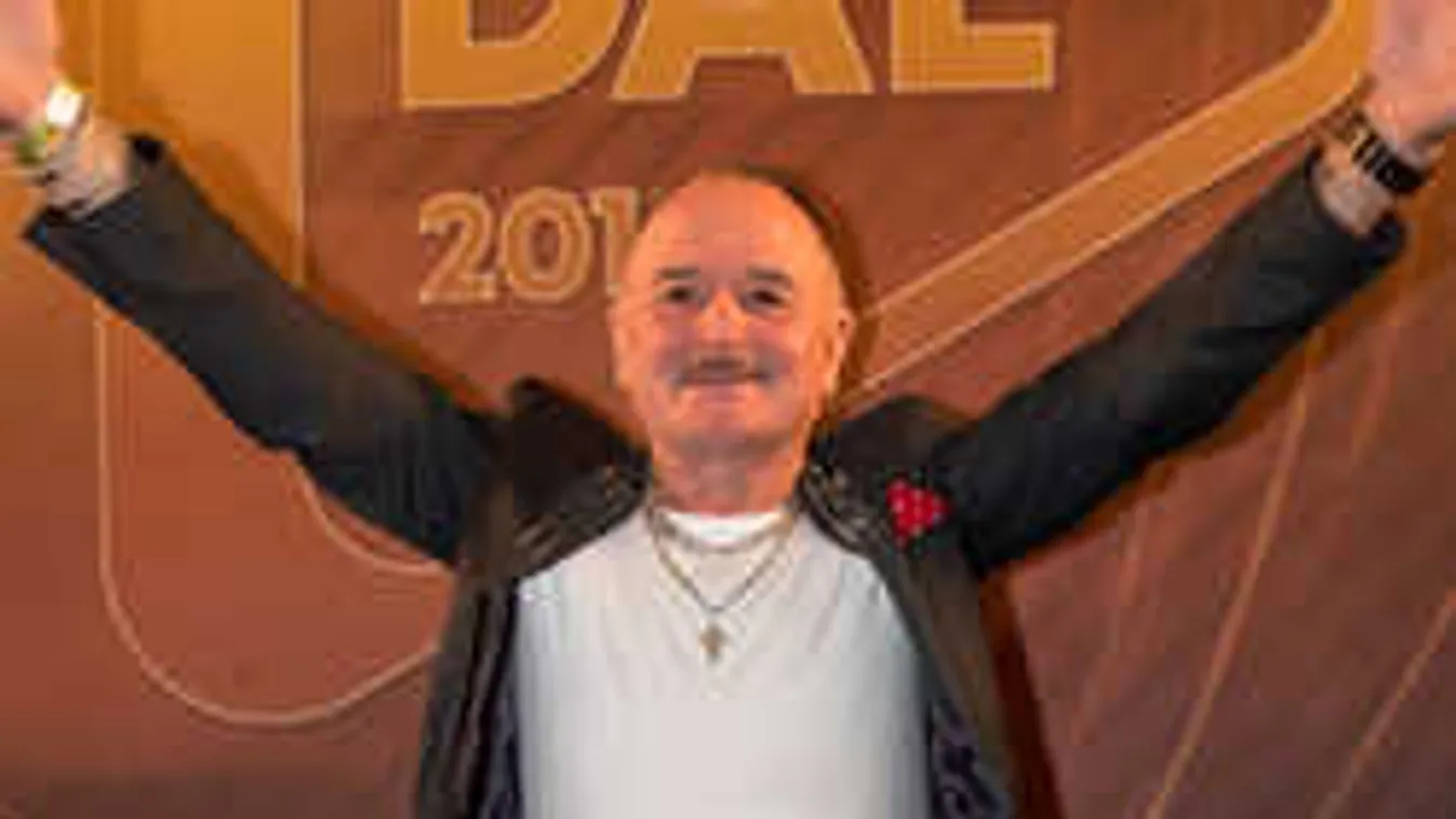 Zavarba ejtő pillanatok: így udvarolt A Dal műsorában Nagy Feró