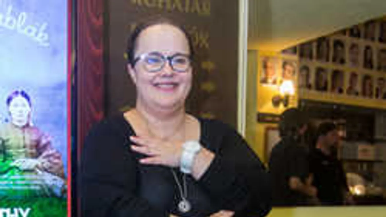 Döbbenetes hasonlóság: népszerű mesefigurának öltözött a magyar sztár