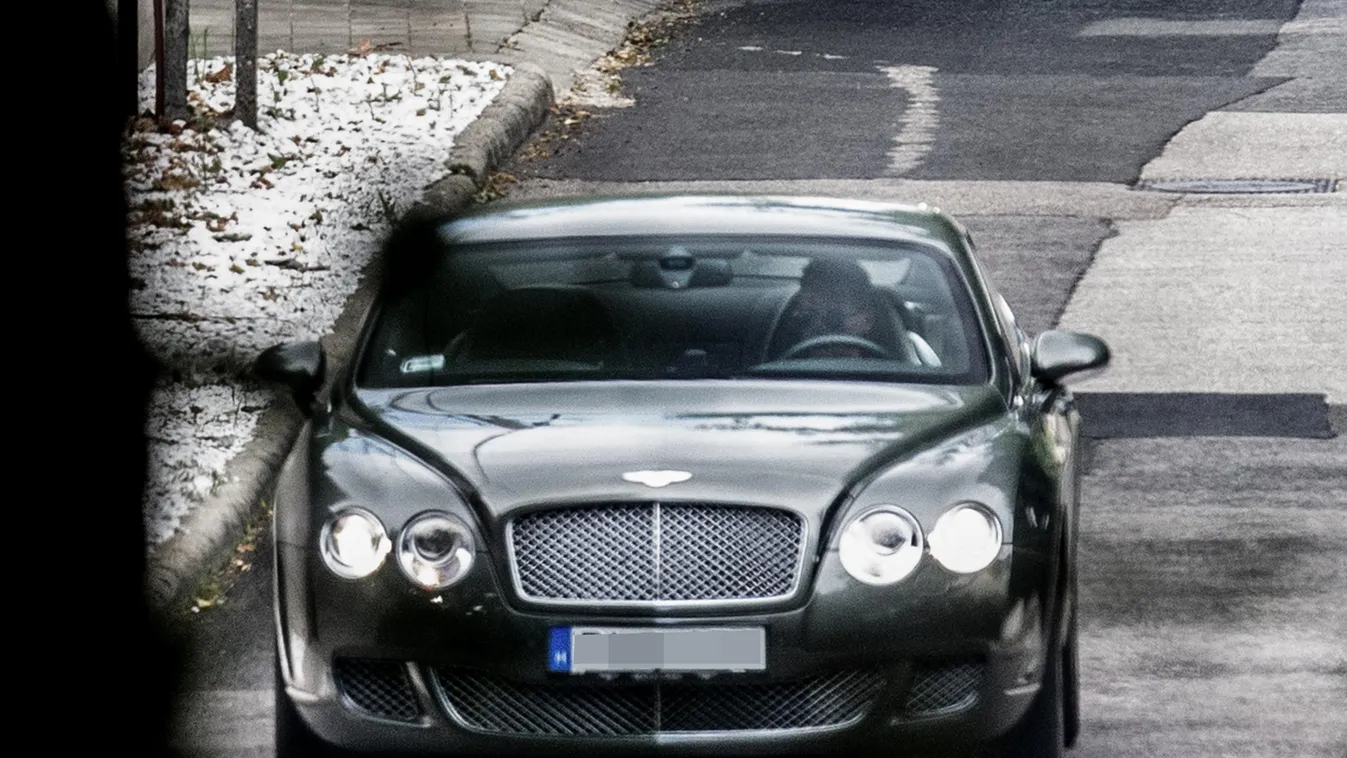 2 milliárdot érő villában él, 100 milliós autóval jár a fővárosi közműcégek csúcsvezetője!