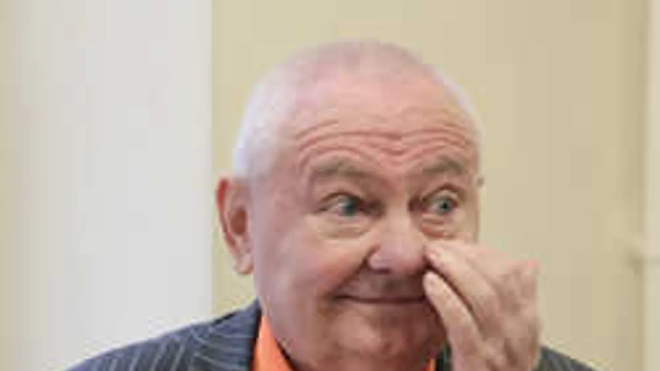 Stadler József: Ha bezárnak, szakítok a barátnőmmel