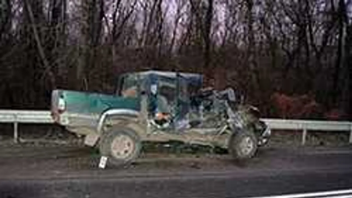 Brutális balesetet okozott egy 44 éves bajai férfi a síneken - fotók