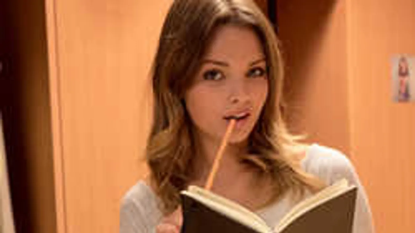 Izgató látvány, bikiniben mutatta meg hatalmas melleit a magyar sztár