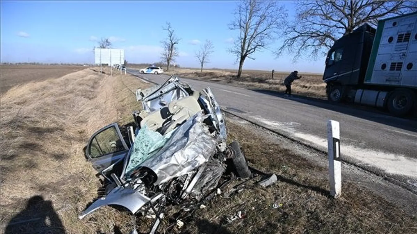 Szélvihar miatt halhatott meg a sofőr Ceglédnél - Sokkoló felvételek
