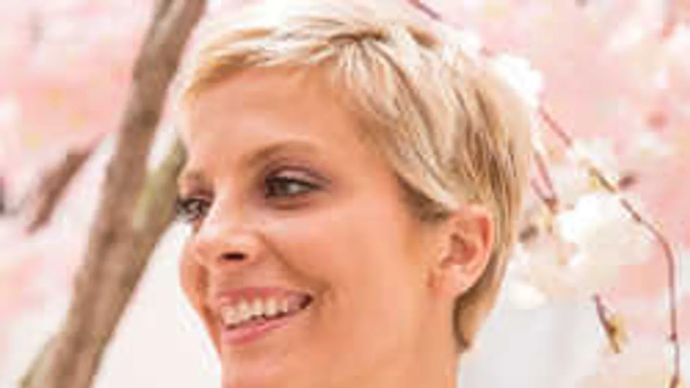 Tatár Csilla megmutatta a rajongóinak Köllő Babett hatalmas melleit