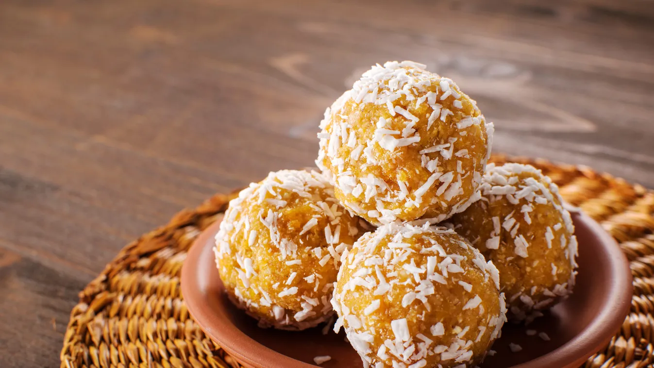 Energy,Balls,With,Dried,Apricots,And,Coconut.