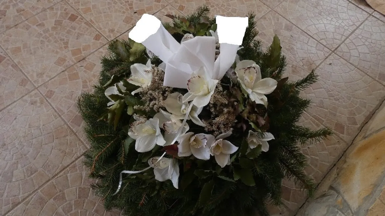 Koszorúval fenyegették a rendőrt, kiderültek az elképesztő részletek