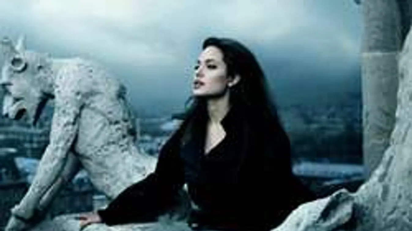 Sorstársa luxusvillájába költözött Angelina Jolie