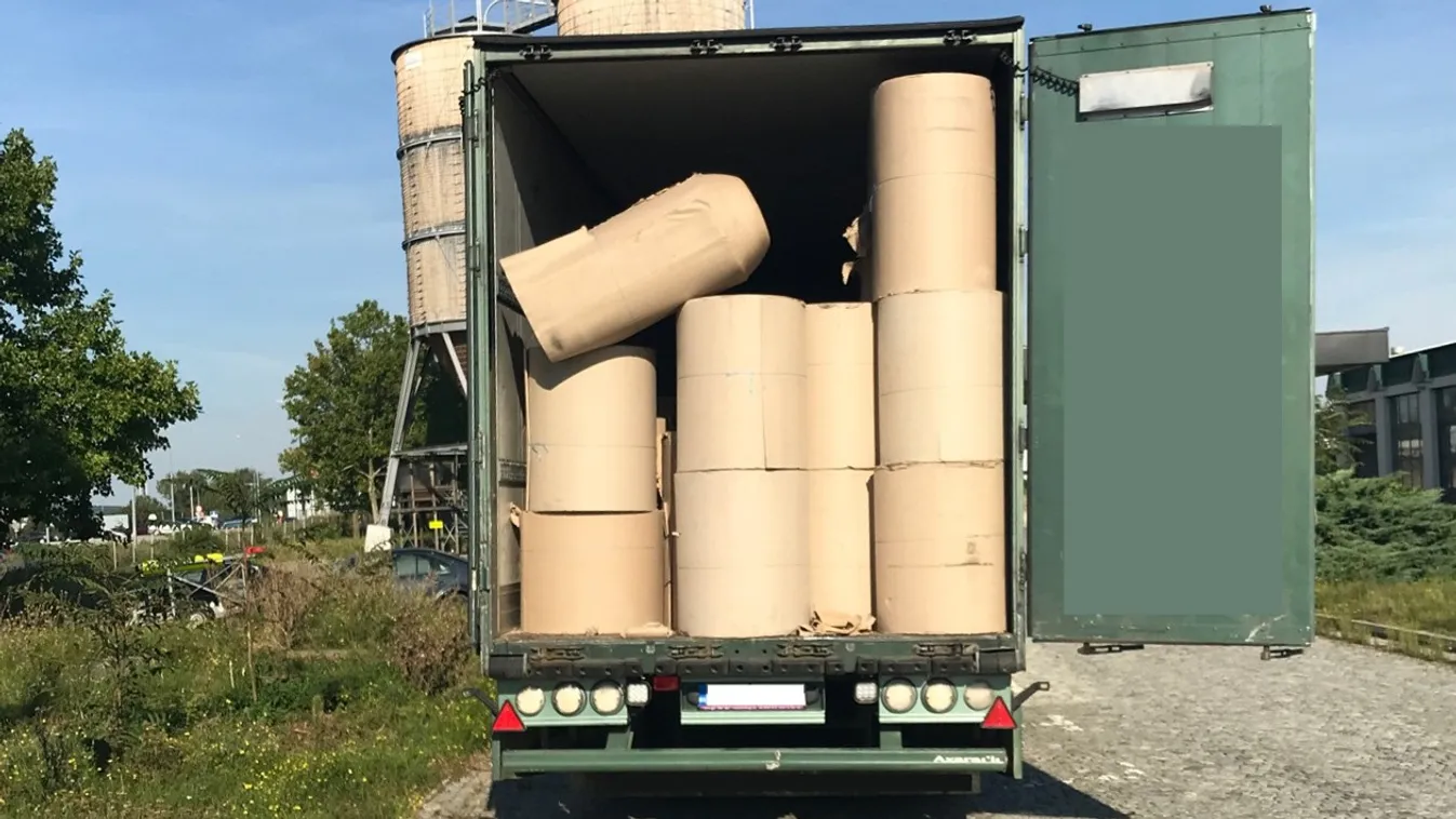 Halálfélelem: 38 ember volt bezárva a levegőtlen kamion rakterébe