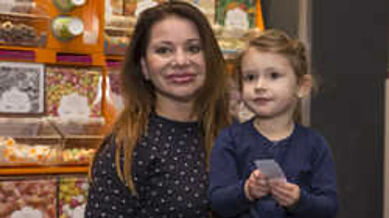 Papot kellett hívni, szellem lakta házba költözött a magyar énekesnő