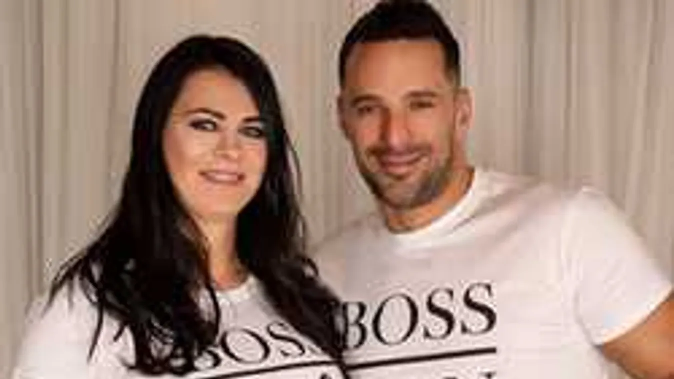 Megszületett a magyar sztárpár gyermeke, ritka nevet kapott