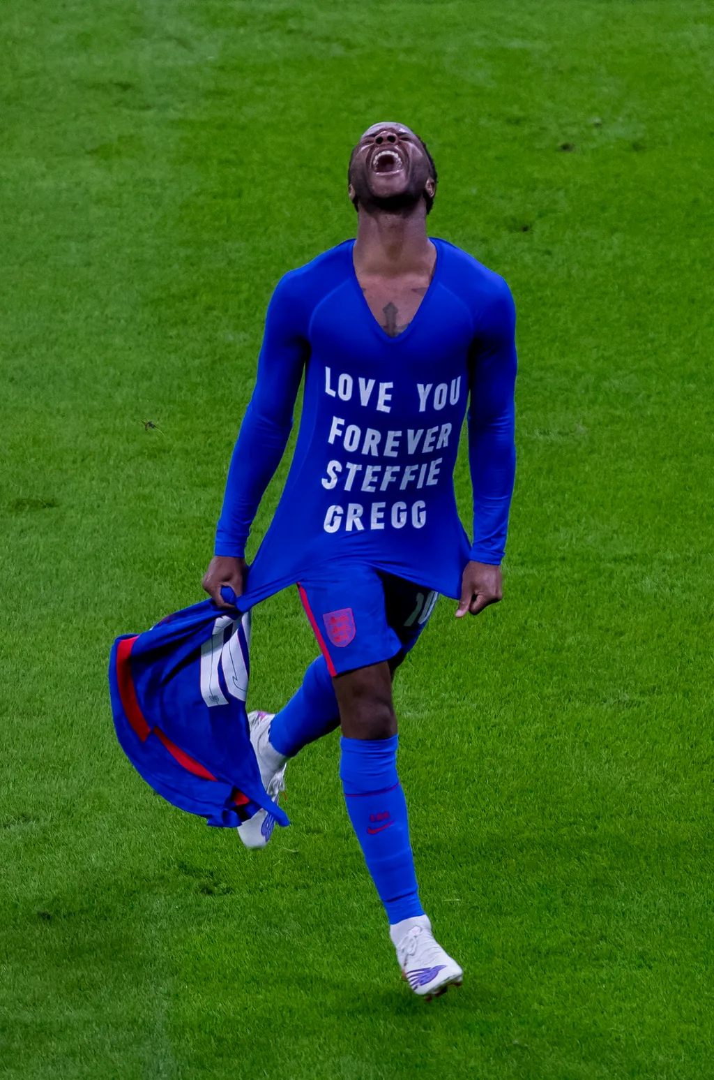 16_0619963SZL3658-scaled