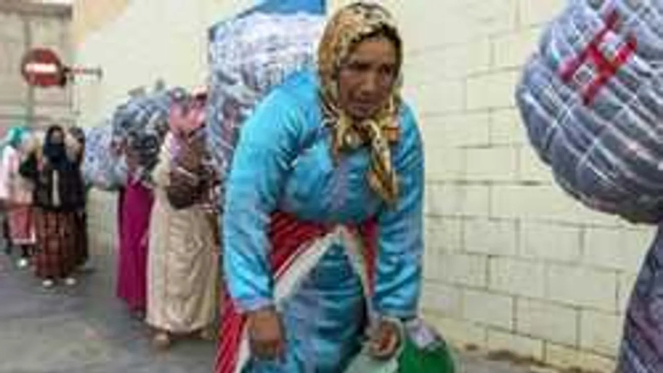 Vér folyt a határon: két nőt tapostak agyon a kerítésnél