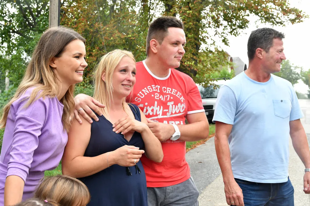 Boldogan vették birtokba az új otthont.