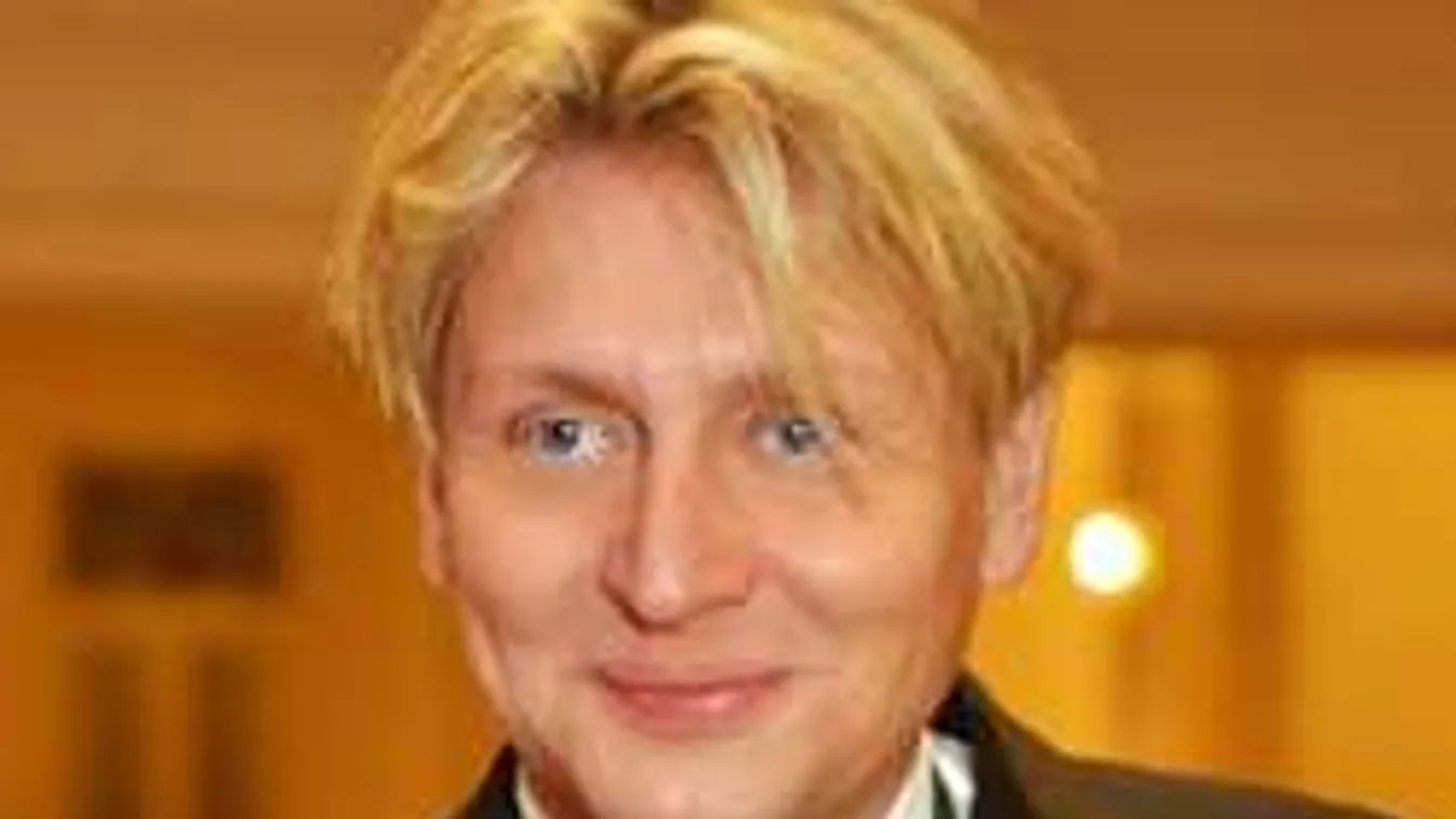 Nem találod ki, kivel zenél Varnus Xaver