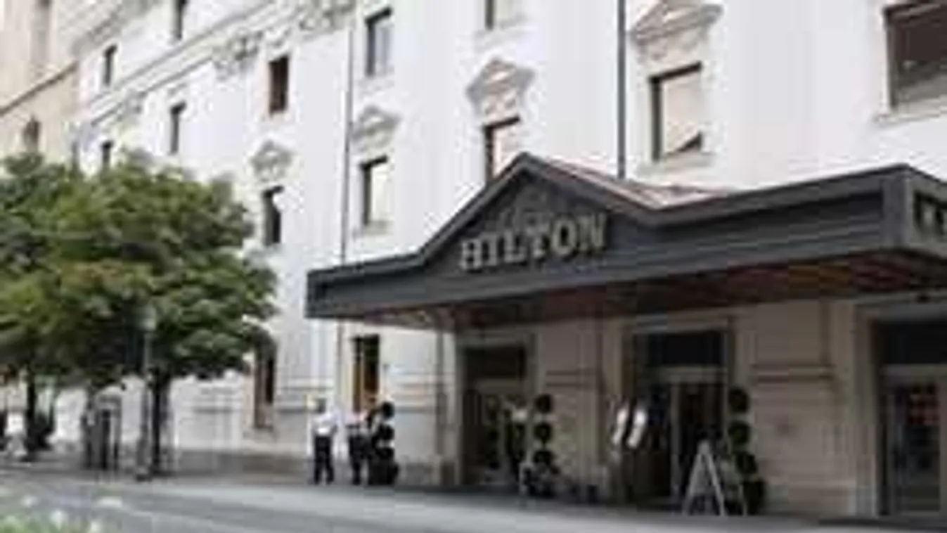 Káosz, kilakoltatták férfi vízilabdázóinkat