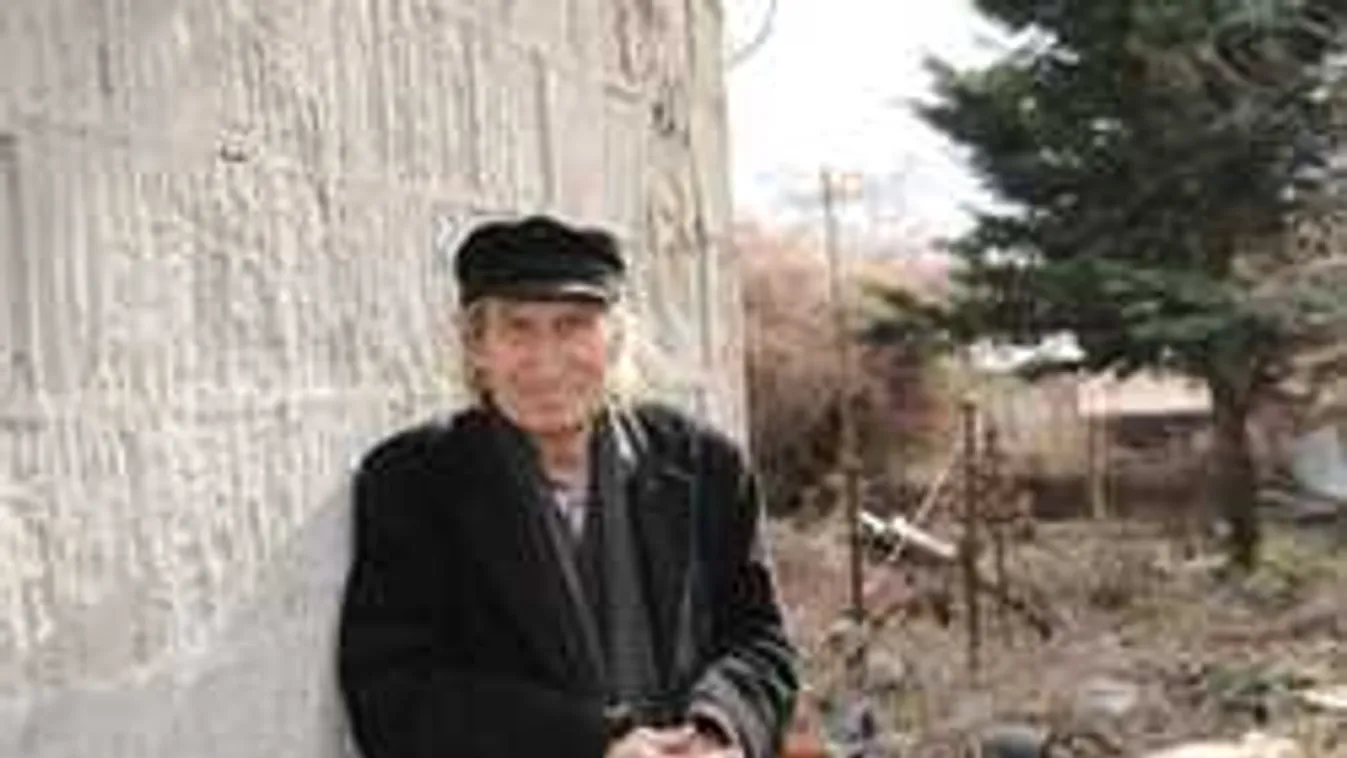 Újabb csapás: Soha nem léphet már színpadra a legendás magyar színész