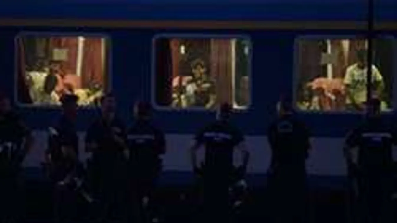 Magyar utasokat félemlítettek meg, zaklattak a vonaton bicskei migránsok