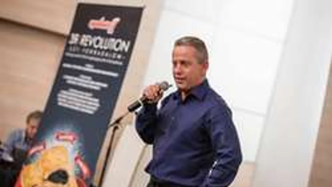 El sem hiszed, kit vett kezelésbe Schobert Norbi!