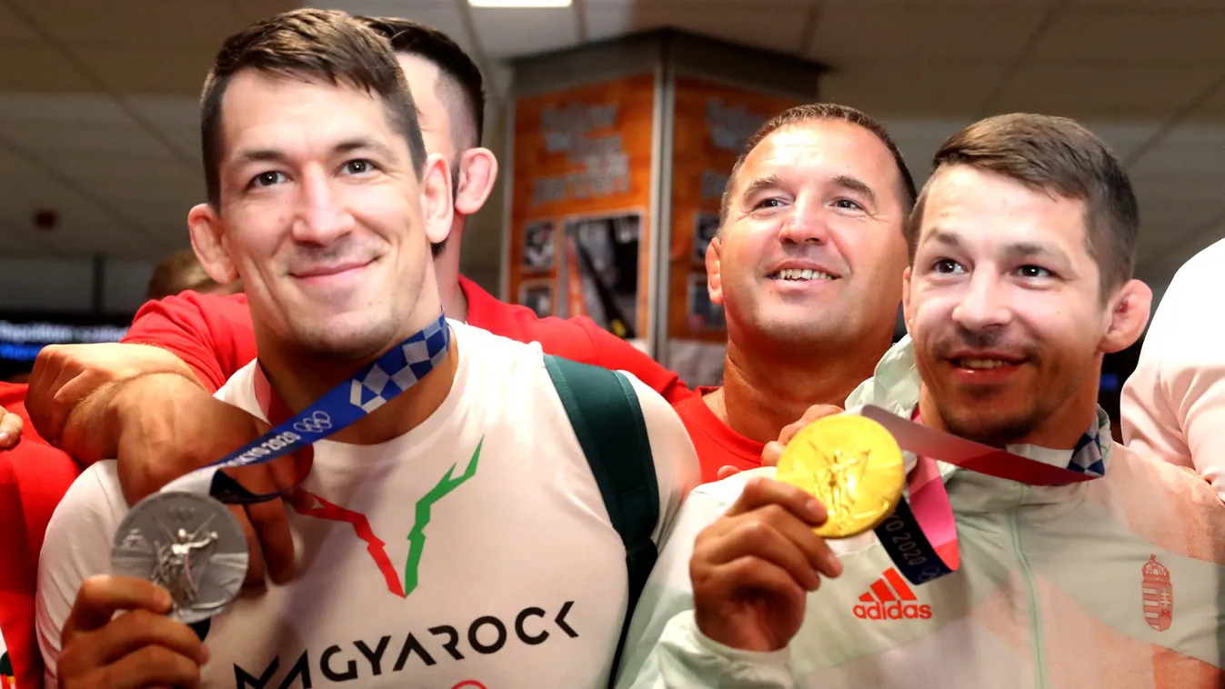 Leszállt a tokiói aranygép, szerelmes ölelések a reptéren