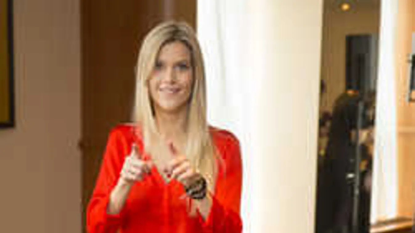 Megfúrták Weisz Fanni koponyáját: ijesztő műtéten esett át a siket lány