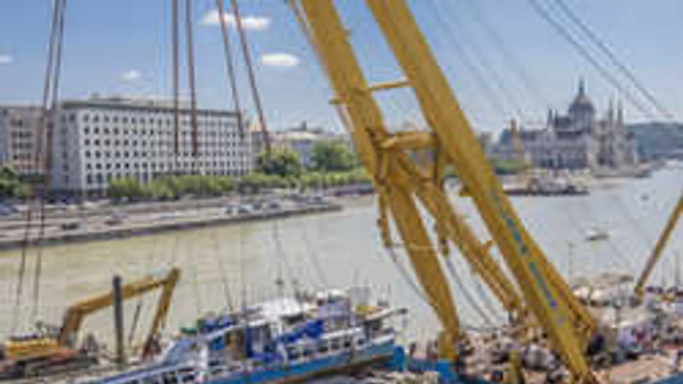 Ezért köröztek ma helikopterek a Dunánál, videót közölt a rendőrség