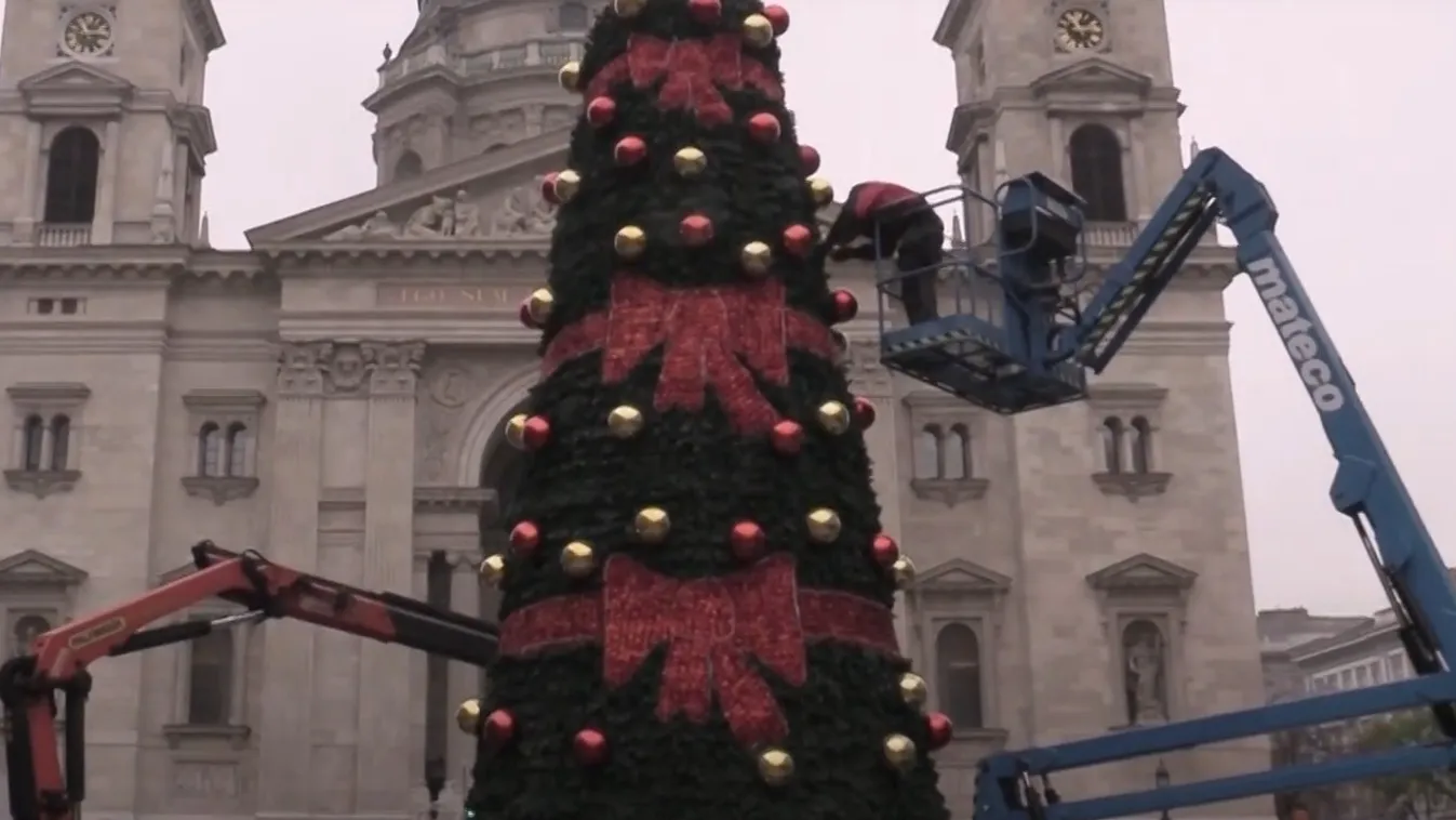Elkezdték díszíteni Budapestet: ilyenek lesznek a főváros karácsonyfái – videó