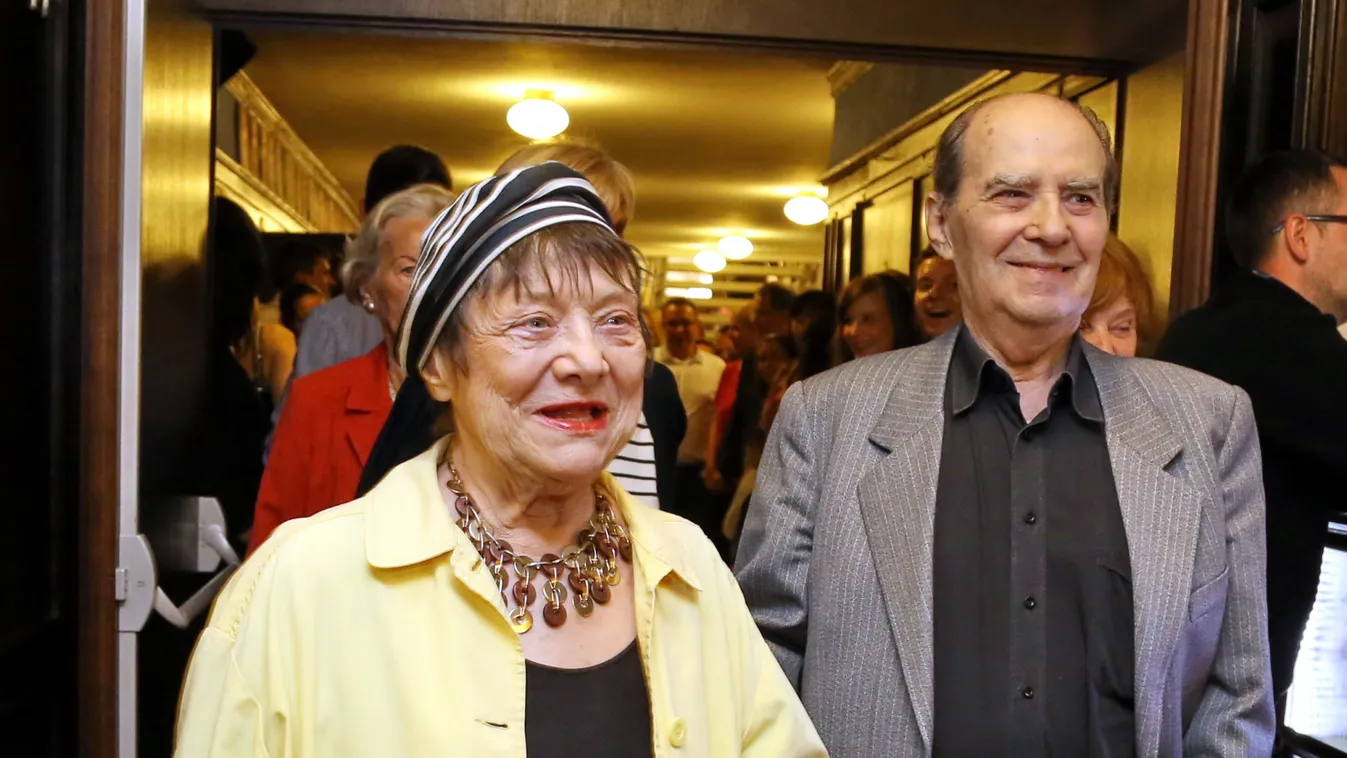 „Meghalt, meghalt Karola!” – ápolónője talált rá otthonában Csűrös Karolára