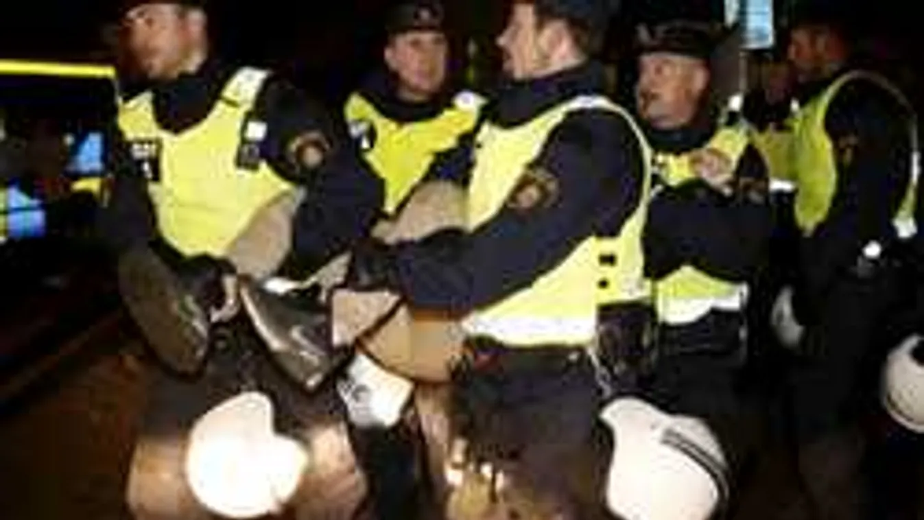 Rendőrőrsöt támadtak meg ismeretlenek a no-go zónában