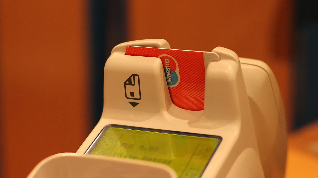 Fontos dátumot közöltek, kiderült, mikortól fizethetünk bárhol bankkártyával