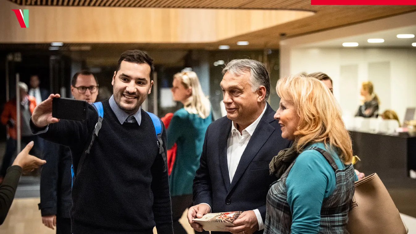 Mindenki Orbán Viktorral akar közös fotót, videó a szelfibajnokokról