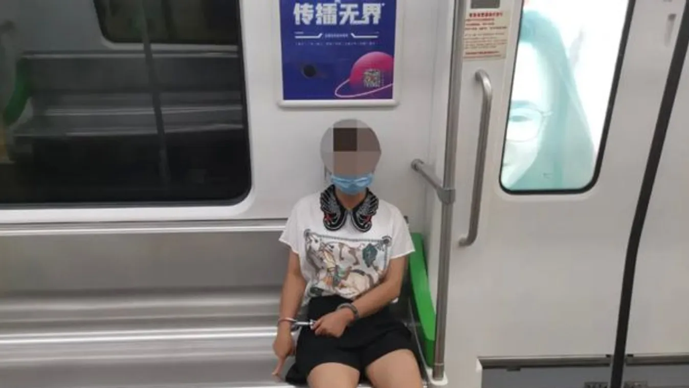 Olyan korhatáros dolgot művelt ez a nő a metrón, hogy azonnal letartóztatták