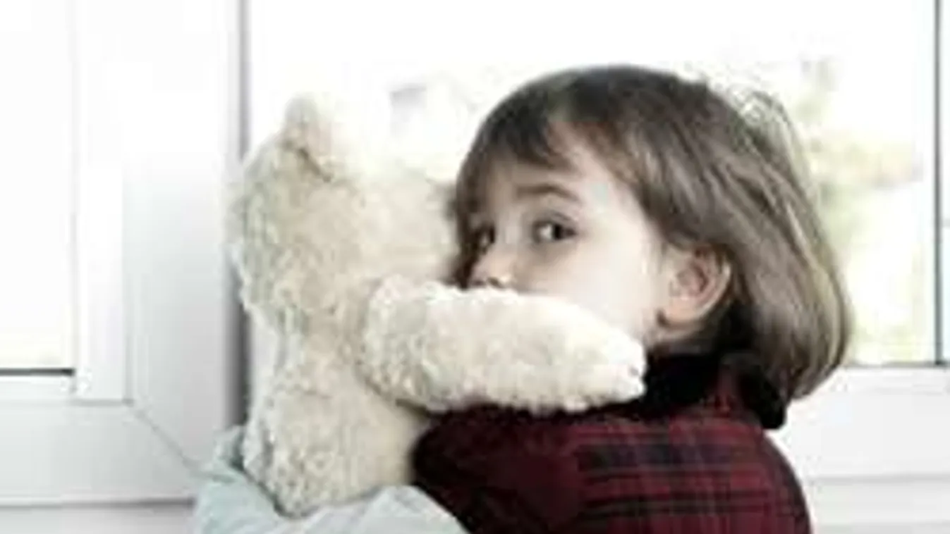 Csontvázként találtak a kiéheztetett gyöngyösi kislányra