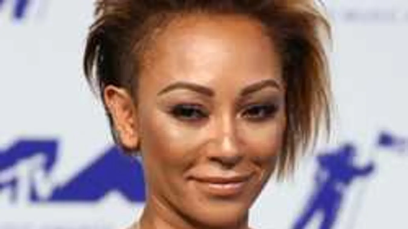 Örömtáncot lejtett a 43 éves sztáranyuka, megszabadult végre a férjétől