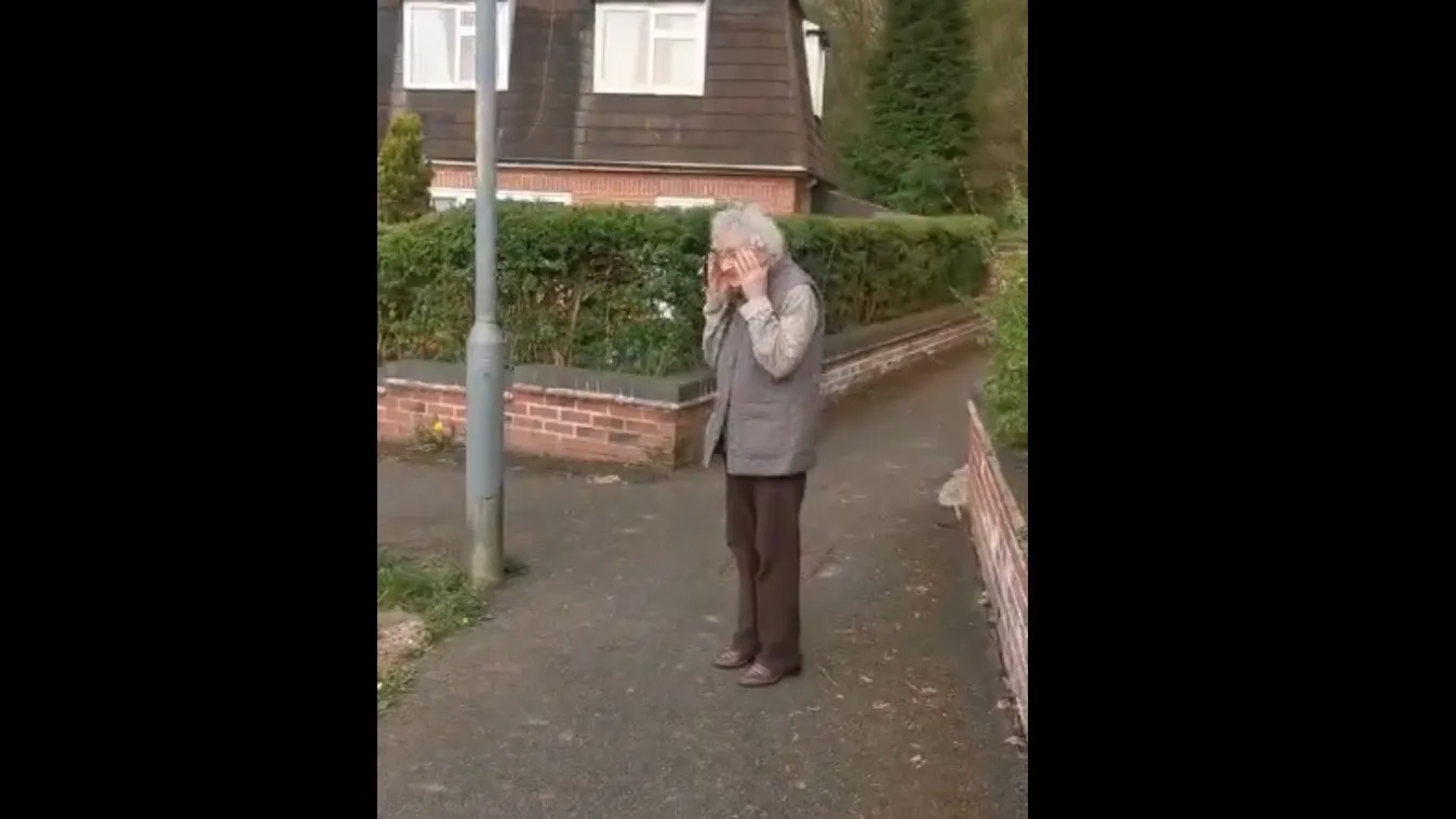 Torokszorító: magányosan ünnepelte volna 98. születésnapját a néni, de a szomszédai meglepték