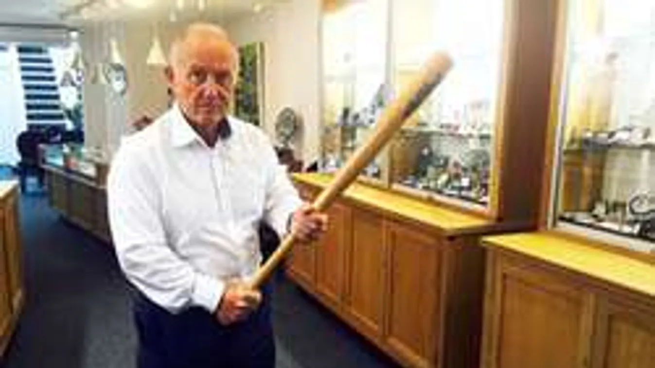 Fegyveres rablóra támadt a 71 éves bácsi