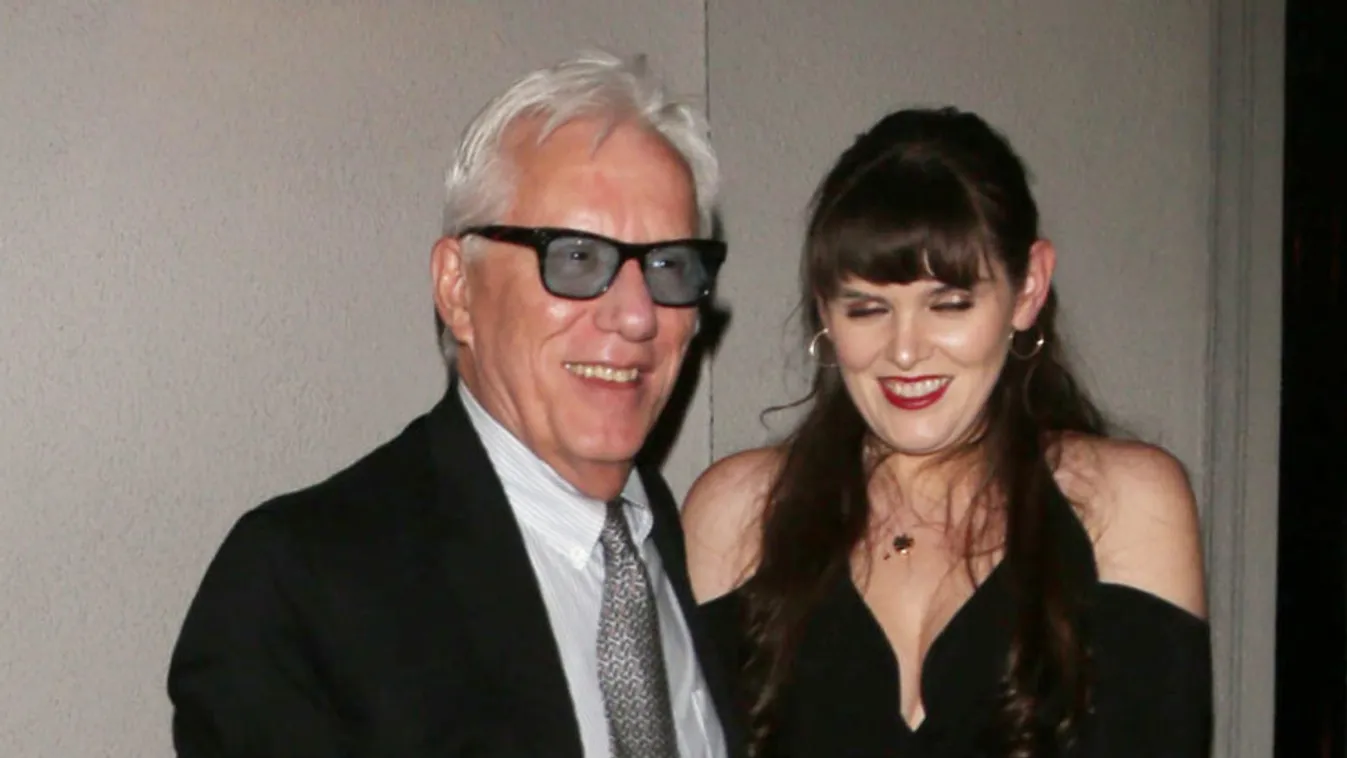 James Woods eljegyezte jóval fitalabb barátnőjét