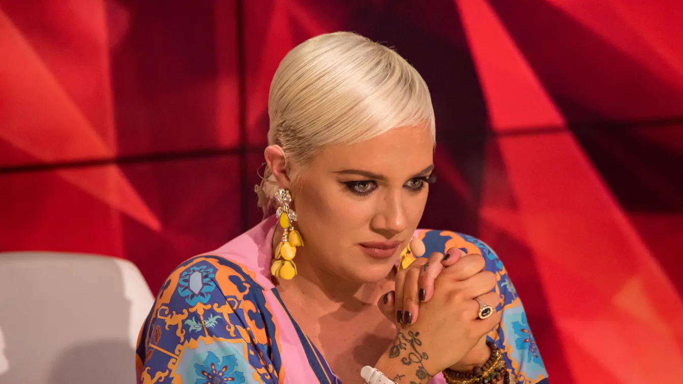 Szülése óta először mozdult ki Tóth Gabi