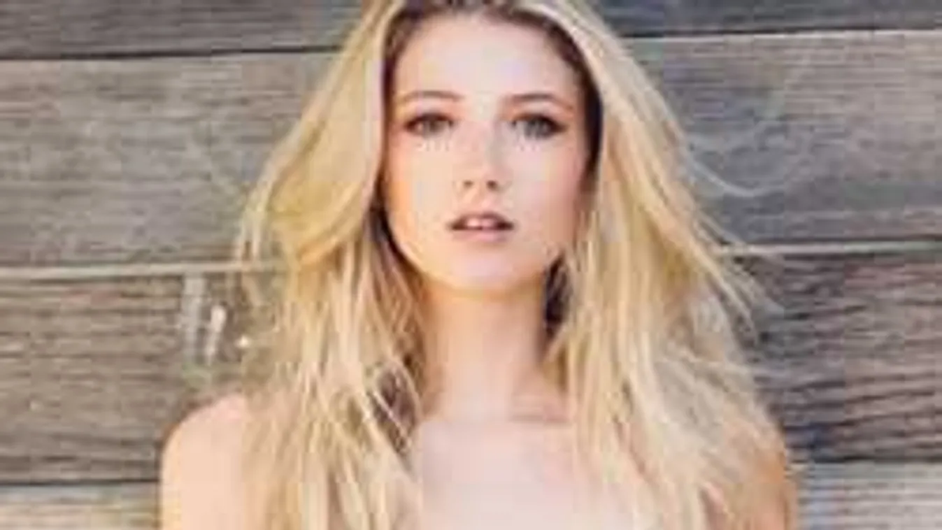 Sokkolta a rajongóit a fiatal modell legutóbbi pucér szelfije!