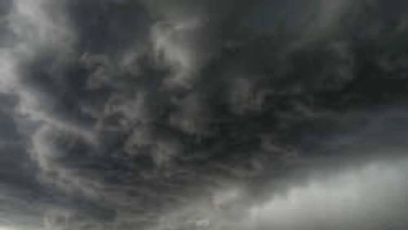 Zivatarzóna Magyarország fölött, brutális vihar csap le ránk!