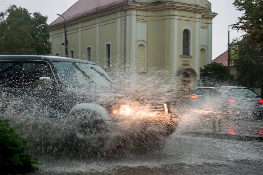 Vihar  Felhõszakadás Soltvadkerten